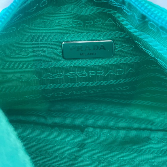 Re-Nylon Prada Re-Edition 2000 mini-bag - Picture 7 of 9